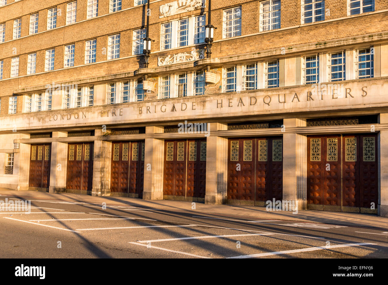 La vecchia Londra Vigili del Fuoco quartier generale è stato HQ dell'LBF fino al 2007 e si trova su Albert Embankment a Lambeth, Londra Foto Stock