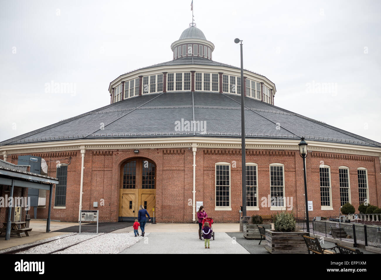 B&o Railroad Museum Baltimore Maryland // BALTIMORE, Maryland — il B&o Railroad Museum di Mount Clare a Baltimora, Maryland, ha la più grande collezione di locomotive del XIX secolo negli Stati Uniti. Foto Stock