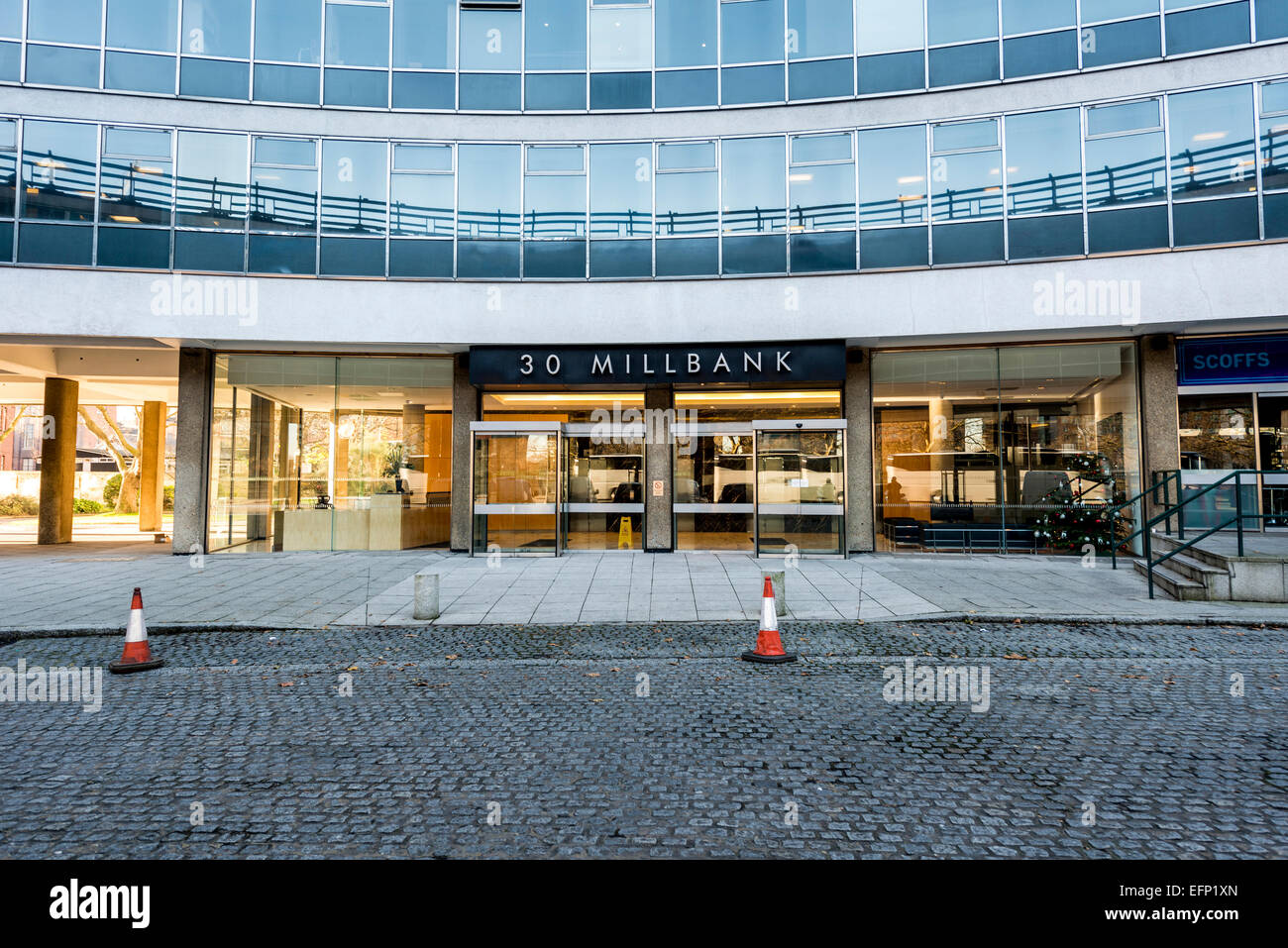 30 Millbank è parte della torre Milbank sviluppo, un punto di riferimento set di uffici a Westminster con forti legami politici Foto Stock