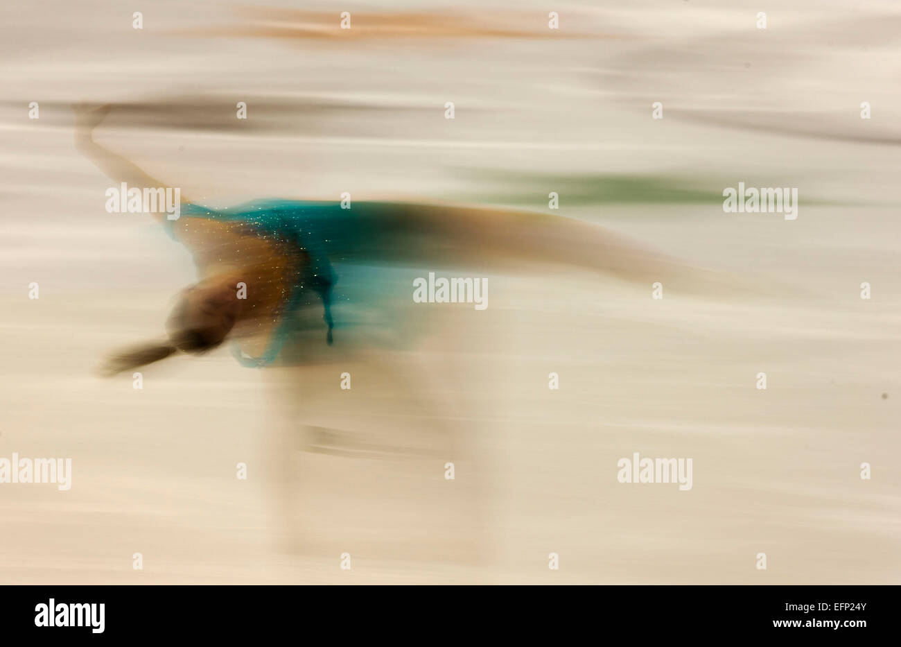 Granada, Spagna. 8 febbraio, 2015. Kerstin Frank di Austria compete nel Signore' pattinaggio di figura il pattinaggio gratuito evento al mondo xxvii Universiade Invernale a Granada, in Spagna, 8 febbraio 2015. © Maohua Fei/Xinhua/Alamy Live News Foto Stock