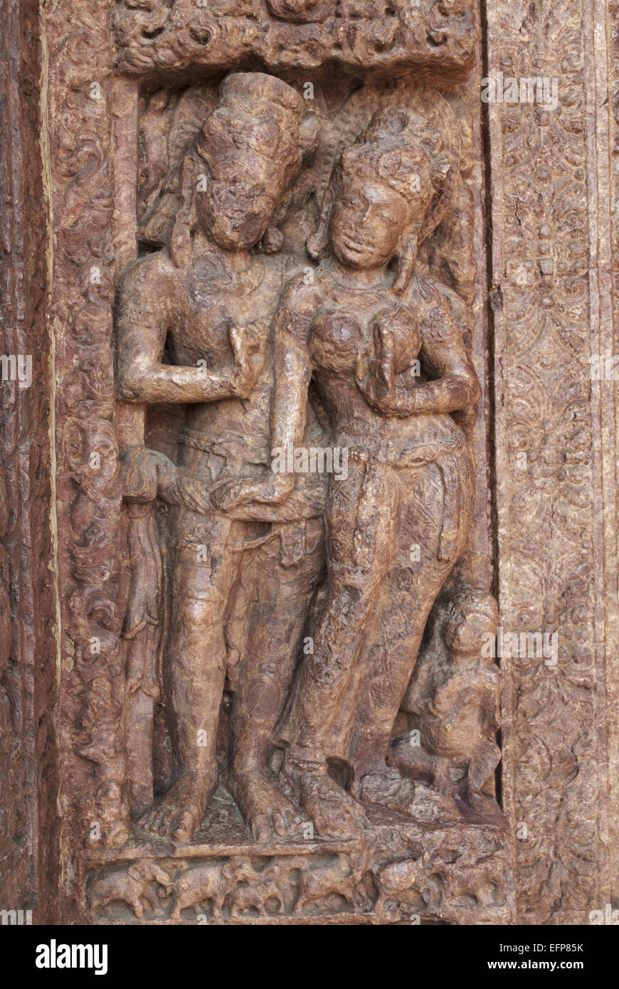 Coppia amorosa sulla porta. Tempio Laxman Sirpur, Dist. Mahasamunda Raipur, India VII secolo d.c. Foto Stock