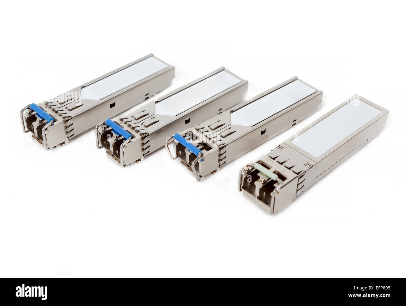 Ottico sfp gigabit moduli per switch di rete isolato su sfondo bianco Foto Stock