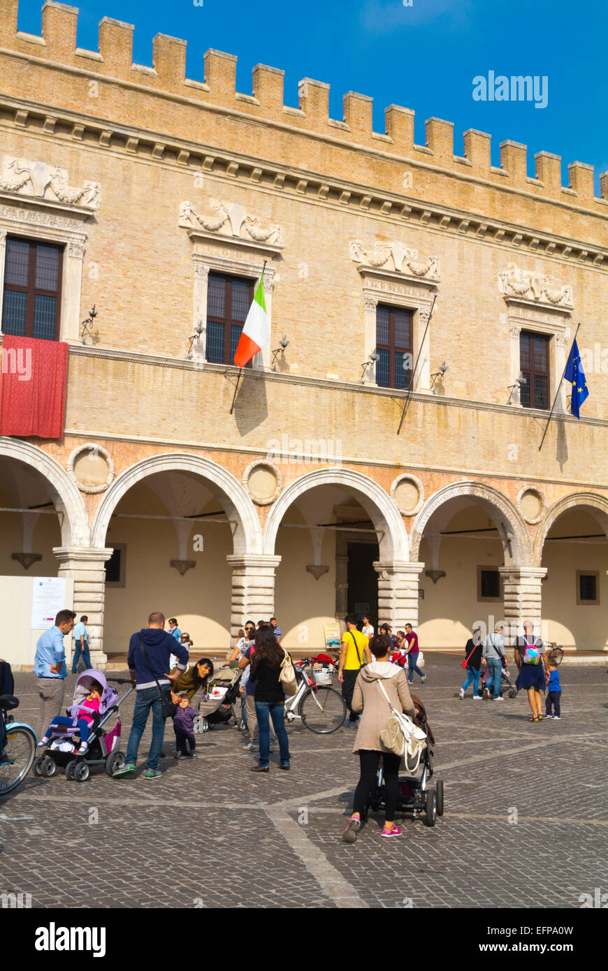 Piazza del Popolo, centro storico, Pesaro, Regione Marche, Italia Foto Stock
