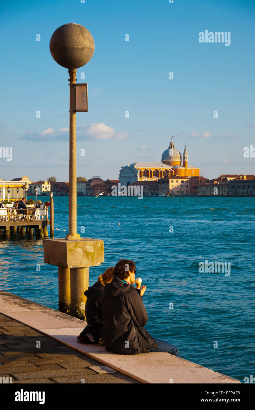 Zattere, affacciato sul Canale della Giudecca, quartiere di Dorsoduro, Venezia, Italia Foto Stock