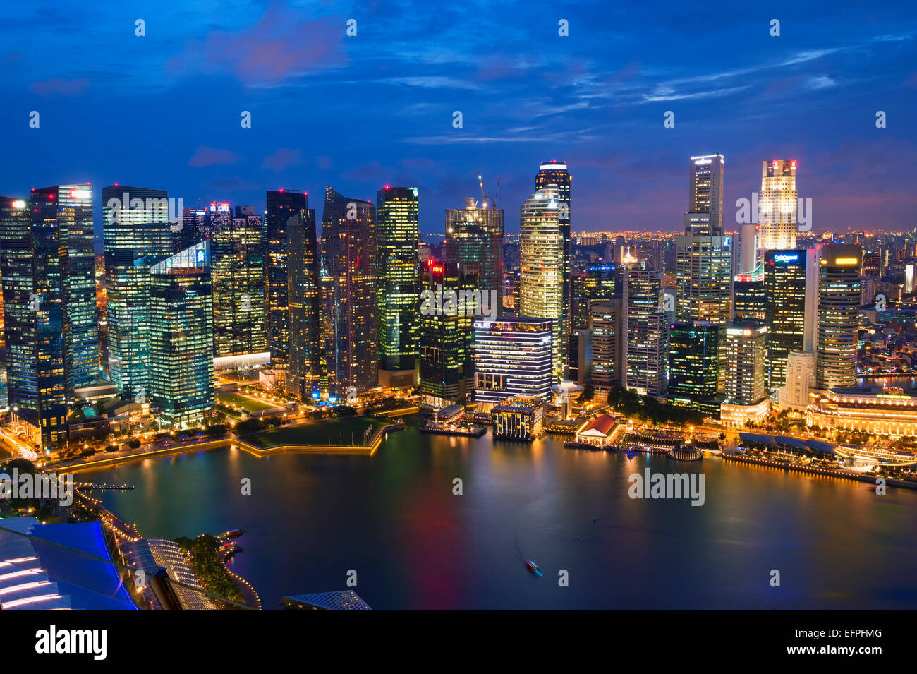 Centro di quartiere finanziario centrale di notte, Singapore, Sud-est asiatico, in Asia Foto Stock