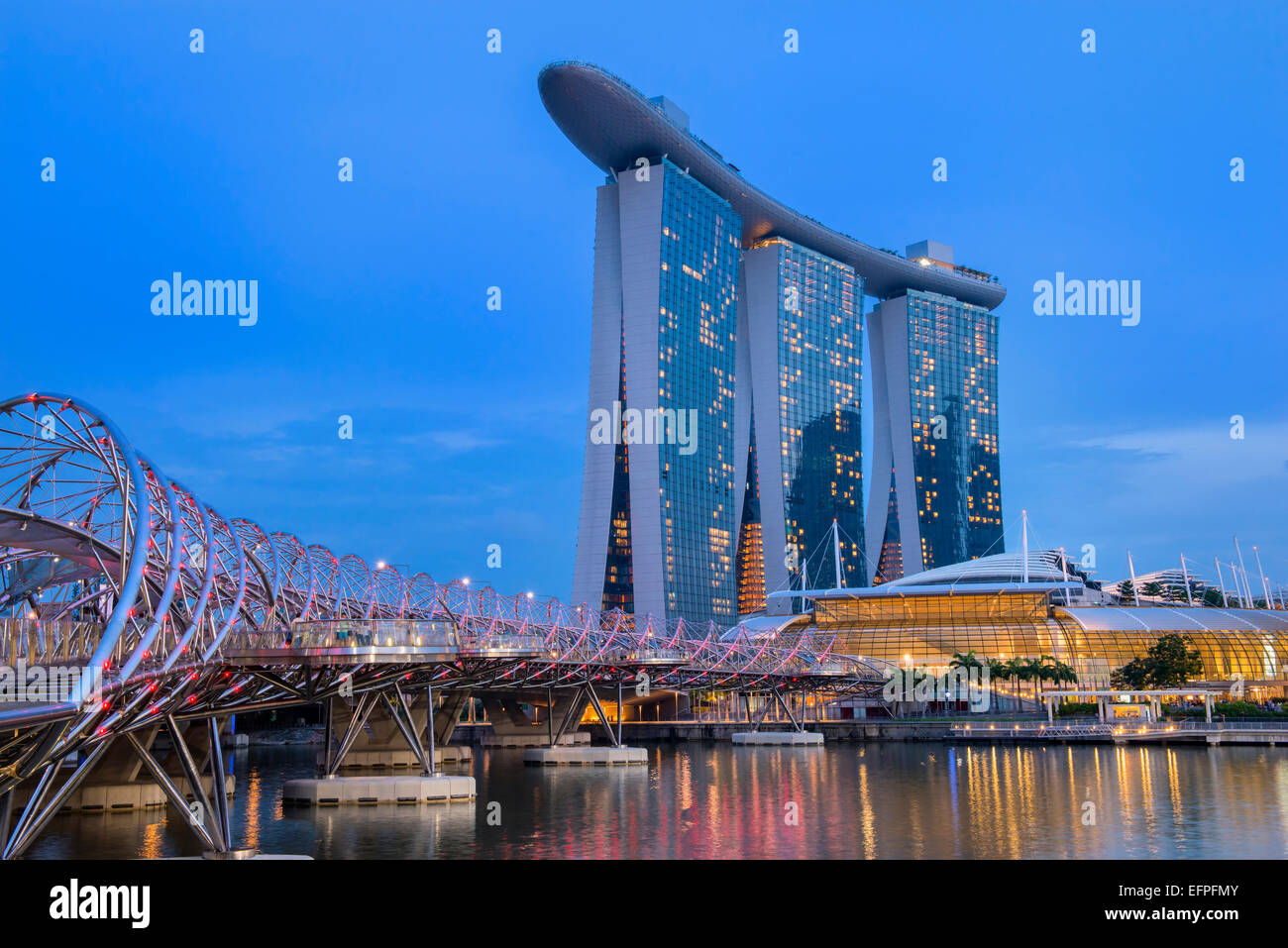 Il Marina Bay di notte, Singapore, Sud-est asiatico, in Asia Foto Stock
