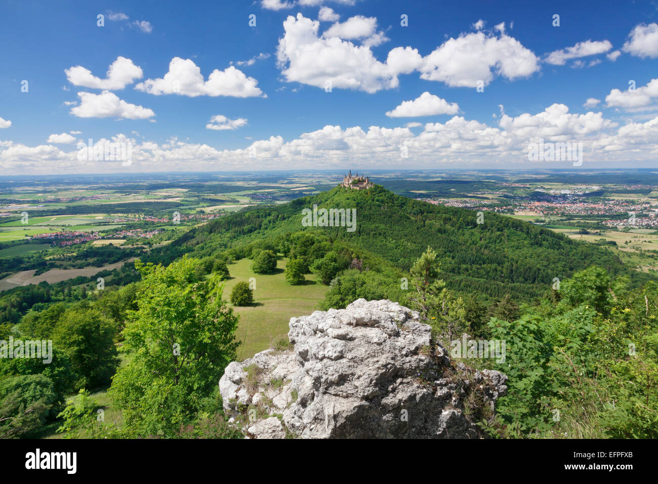 Burg Hohenzollern Castello, Zollernalb, Schwaebische Alb (Swabian Alb), Baden Wurttemberg, Germania, Europa Foto Stock