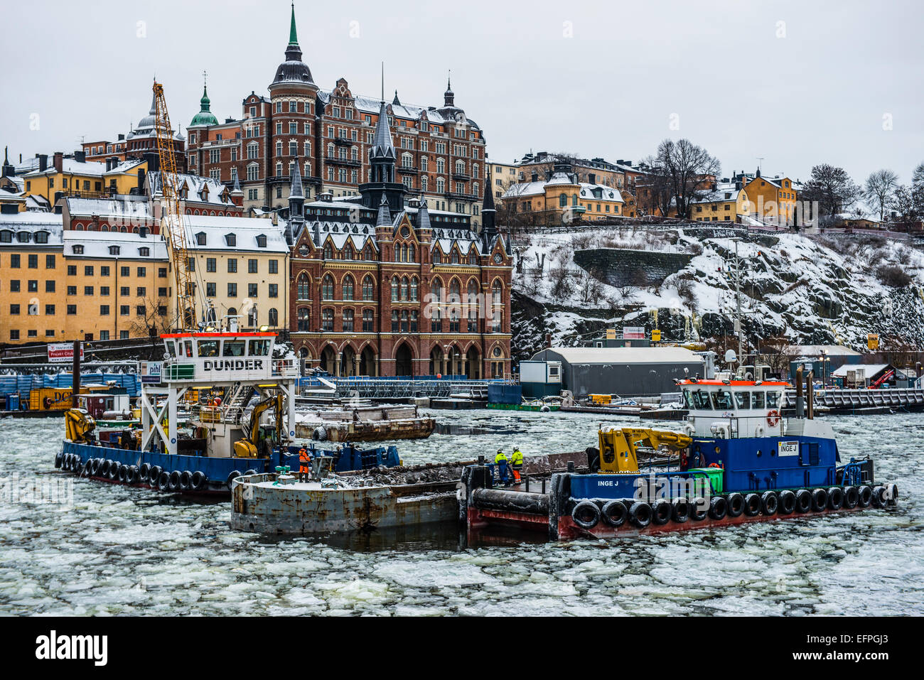 Congelati per via navigabile nel vecchio quartiere di Stoccolma, Svezia Foto Stock
