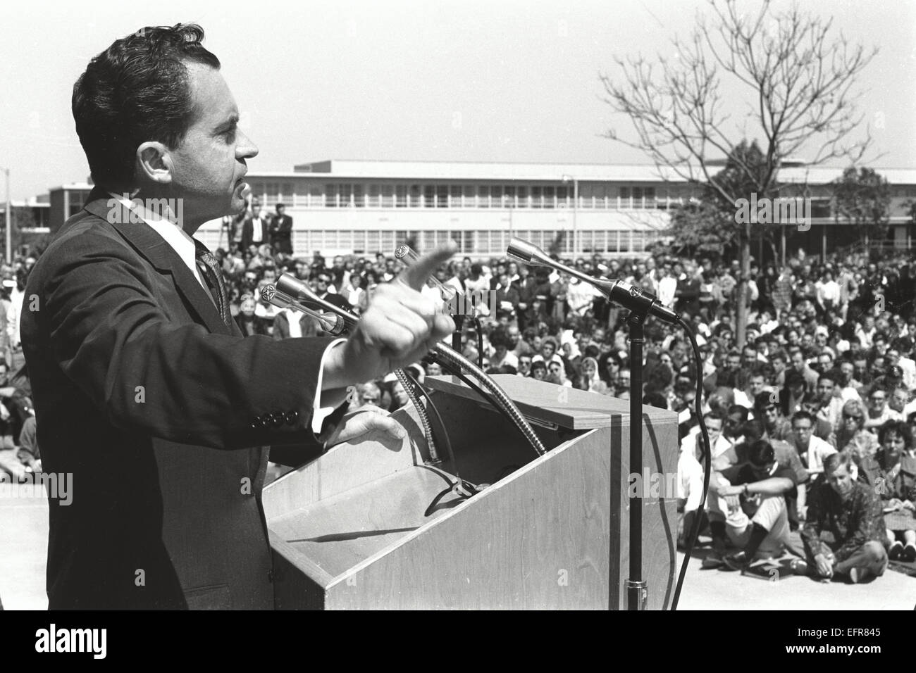 Richard Nixon campagna per il governatore della California 23 marzo 1962. Parlando di studente gremita presso la California State University di Long Foto Stock