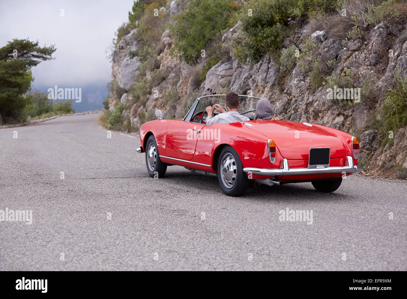 La guida di un auto classica nel sud della Francia Foto Stock