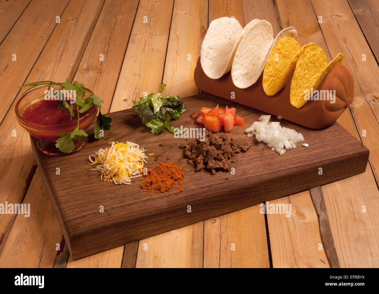 Gli ingredienti per una deliziosa cena taco. Foto Stock