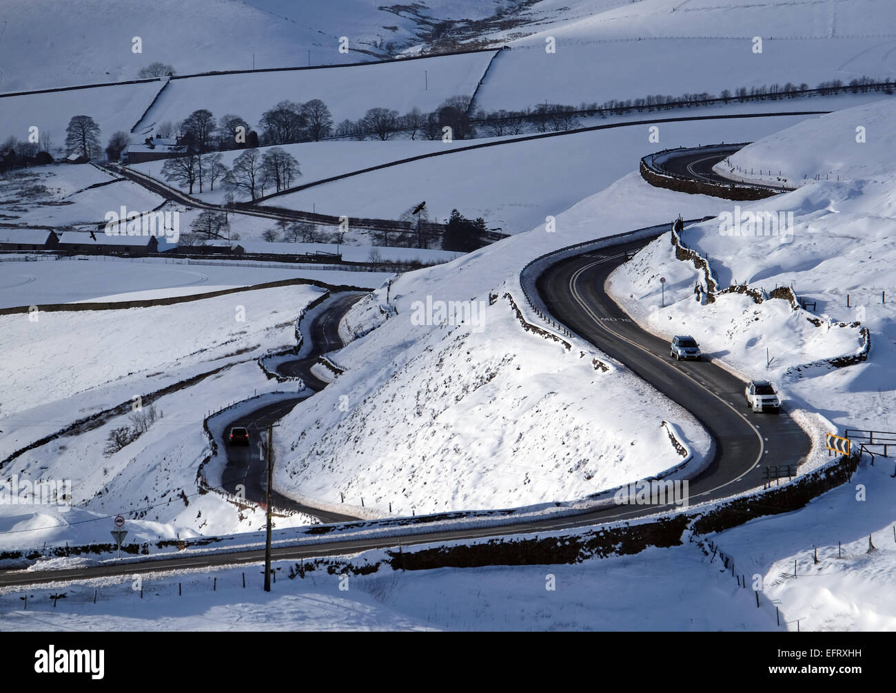 La A537 'Cat e Fiddle' strada tra Macclesfield e Buxton in inverno, doppiato uno di Gran Bretagna strade più pericolose Foto Stock