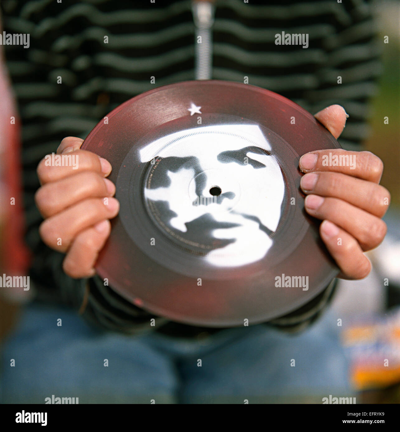 ,Street Hawker "Ambulante' ,immagine di ,Che Guevara, su dischi in vinile. Buenos Aires. Argentina. Foto Stock