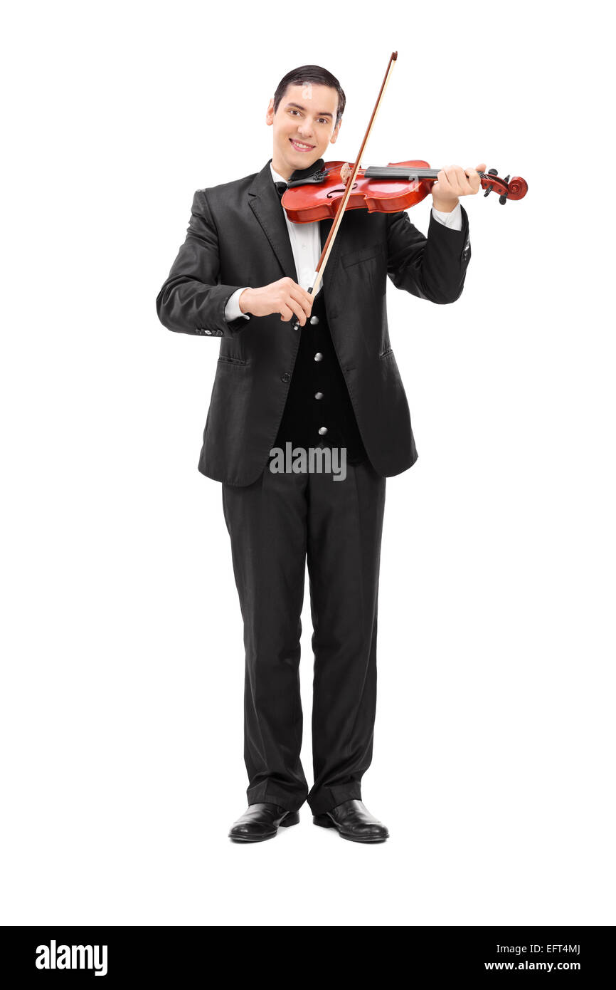A piena lunghezza Ritratto di un musicista classico riproduzione di un violino isolati su sfondo bianco Foto Stock