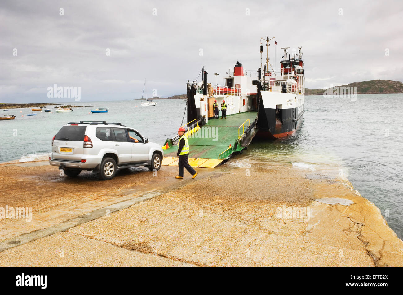 Guida auto sul traghetto sul isola di Iona, Argyll, Scozia. Foto Stock