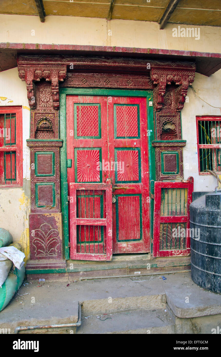 Antica decorativo porta ornati in Asia, Rajasthan, India Foto Stock