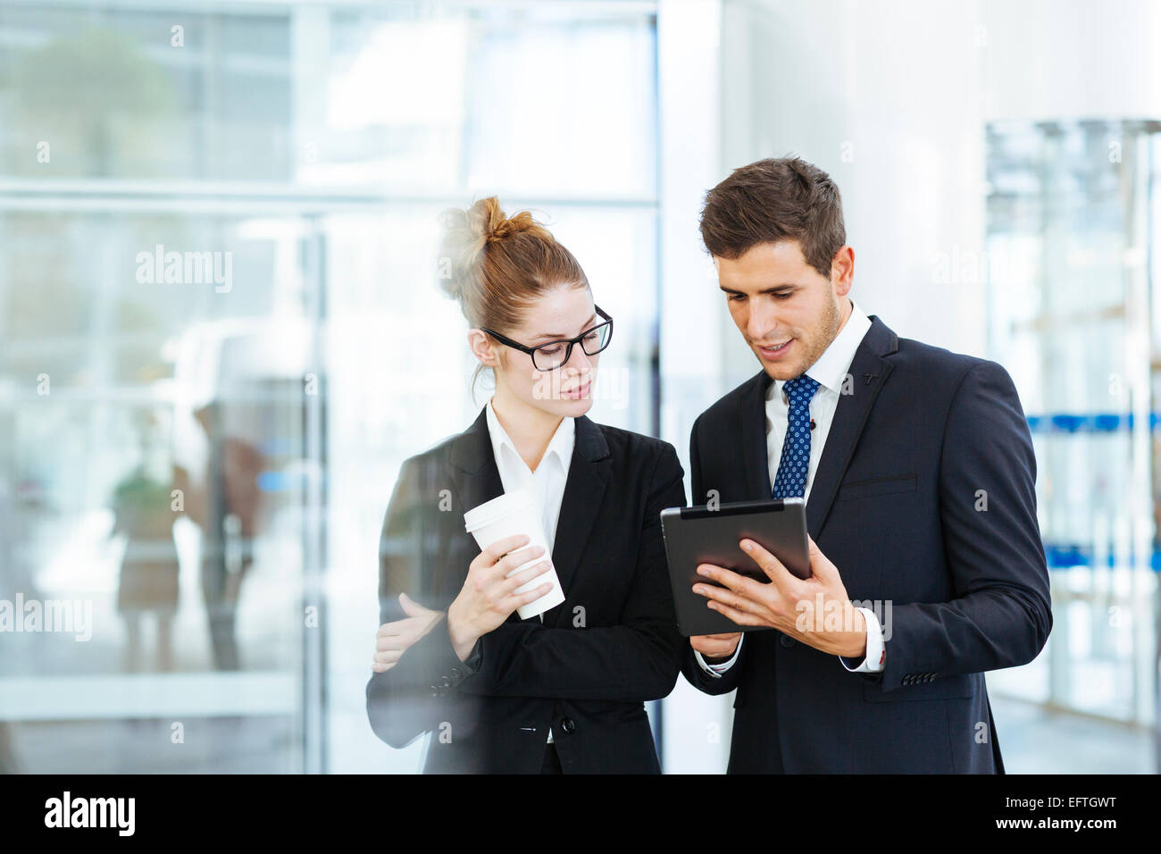 La gente di affari sale riunioni Foto Stock