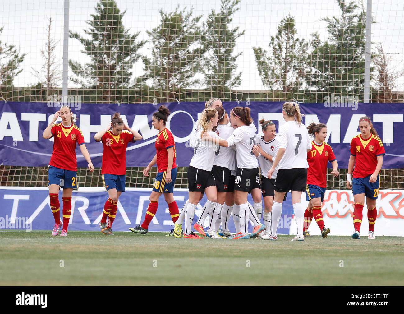 San Pedro del Pinatar, Spagna. Il 10 febbraio, 2015. Cordiale incontro di calcio tra la Spagna vs Austria (donne) nell'Arena Pinatar Sport Center Credito: ABEL F. ROS/Alamy Live News Foto Stock