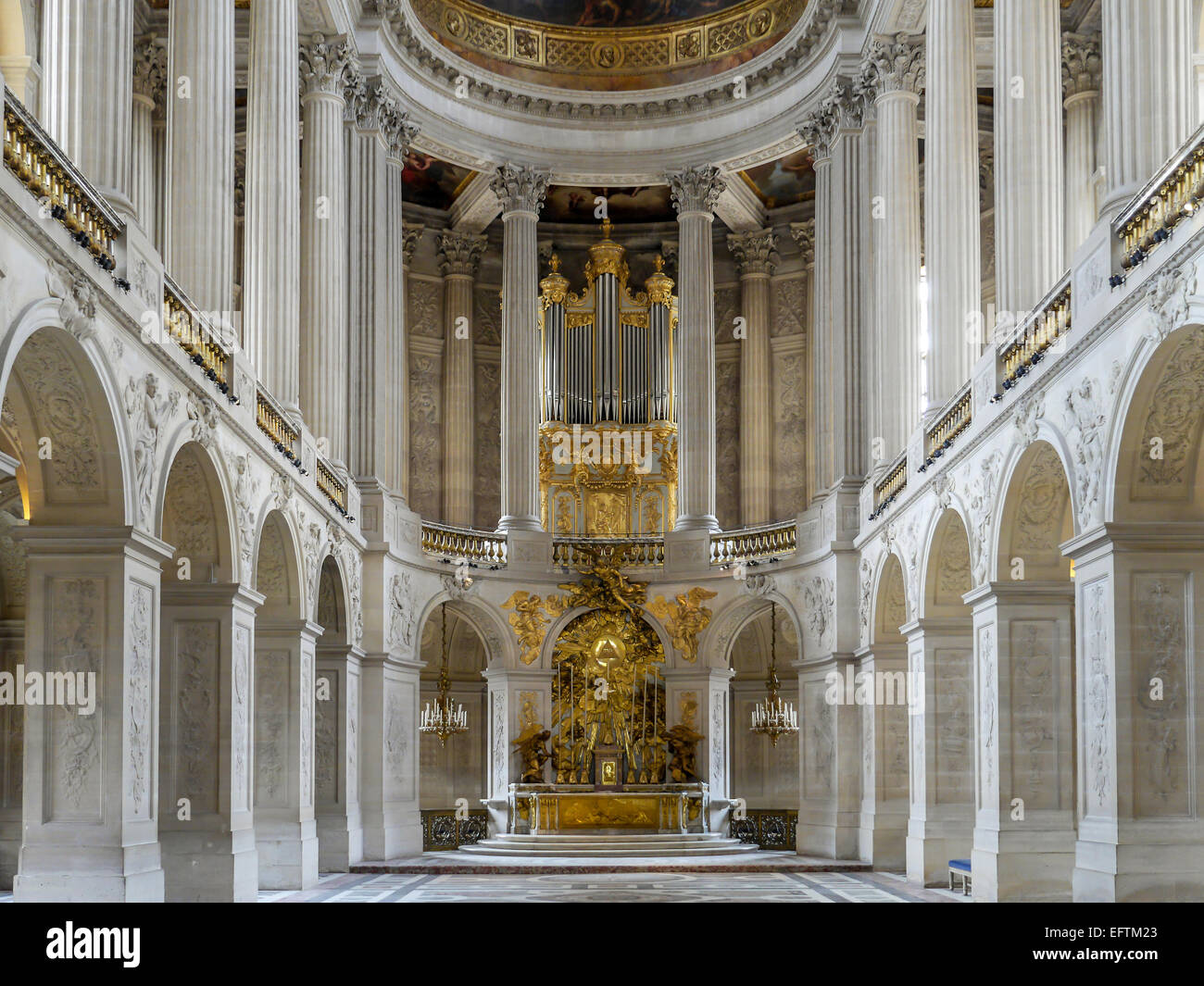 VERSAILLES, Francia - 28 agosto 2013: Cappella Reale dentro il Palazzo di Versailles, Francia Foto Stock