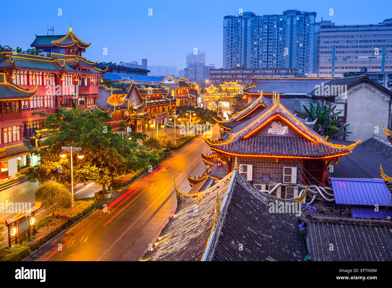 Chengdu, Cina cityscape su strada Qintai quartiere storico. Foto Stock