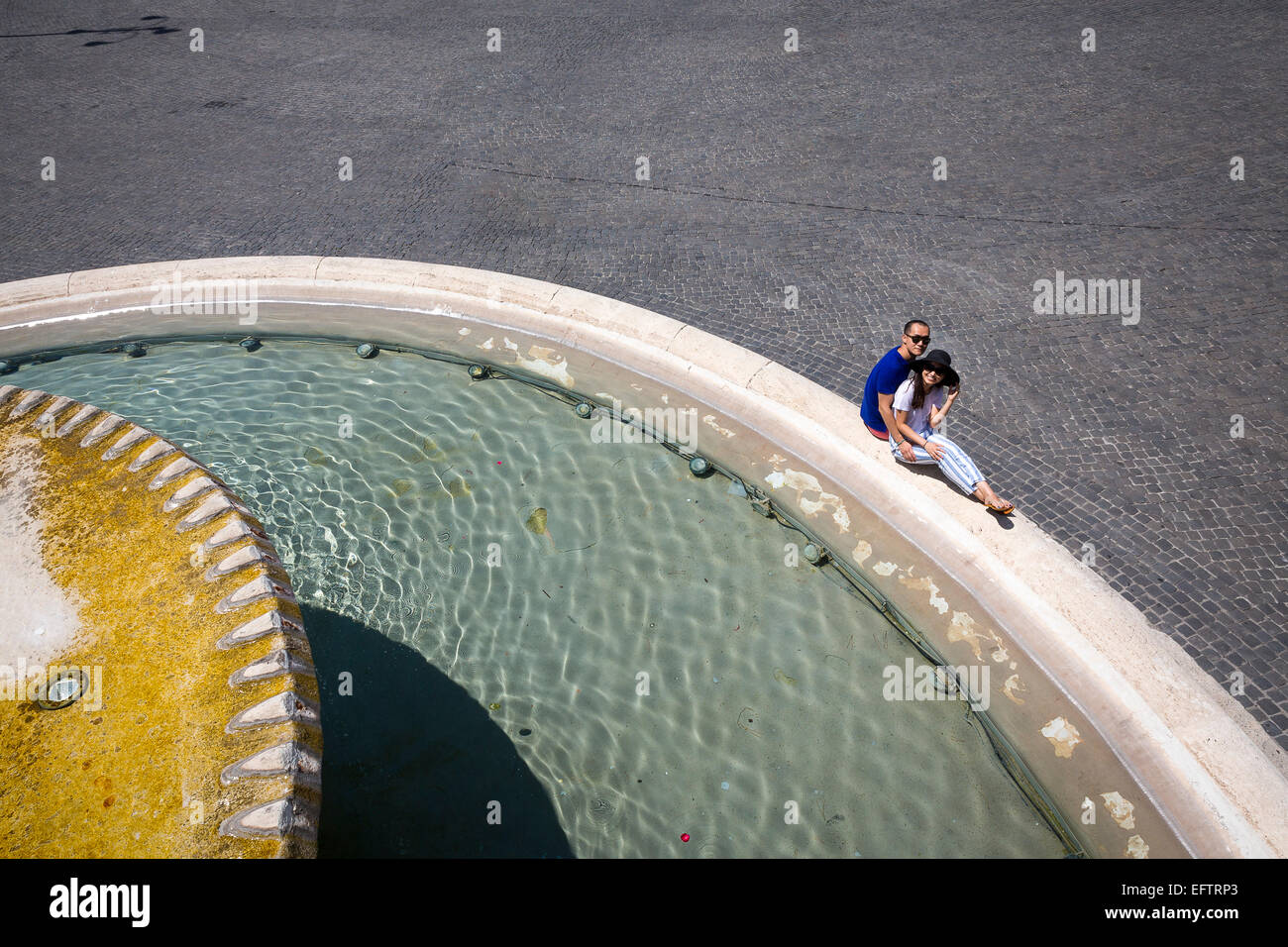 Matura in amore. Piazza del Popolo. Roma Italia Foto Stock