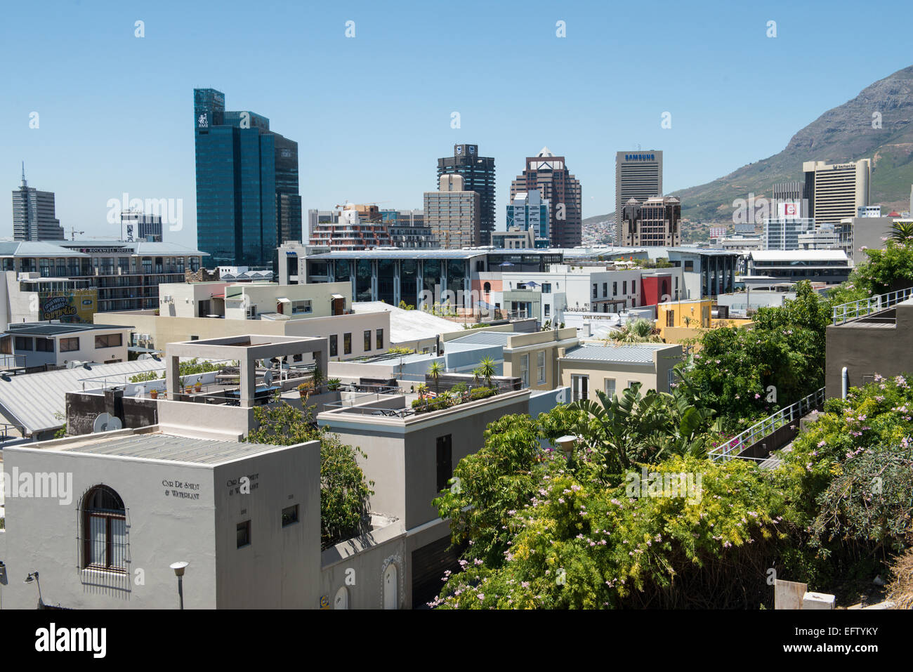 Città del Capo, vista panoramica da Die Waterkant verso il centro città, Western Cape, Sud Africa Foto Stock