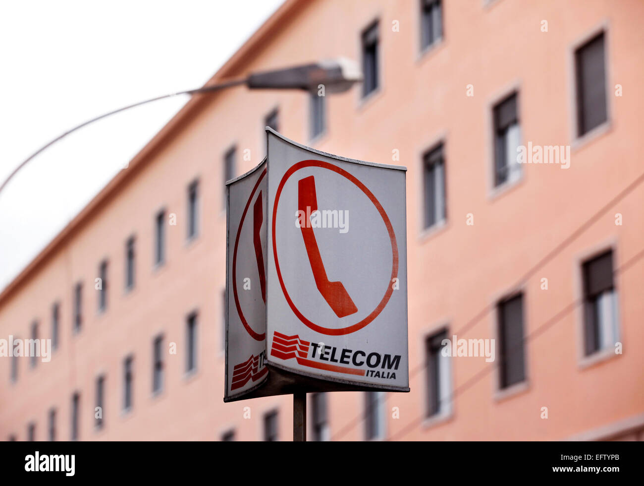 Telecom Italia logo payphone di Chieti (Italia Foto stock - Alamy