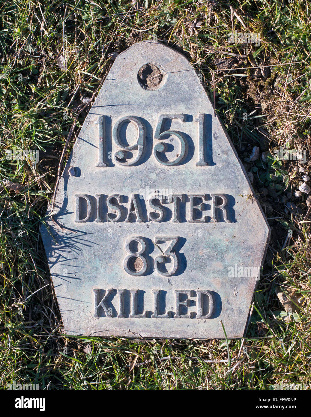 Lapide che ricorda il 1951 le miniere di carbone catastrofe Easington Colliery, North East England Regno Unito Foto Stock