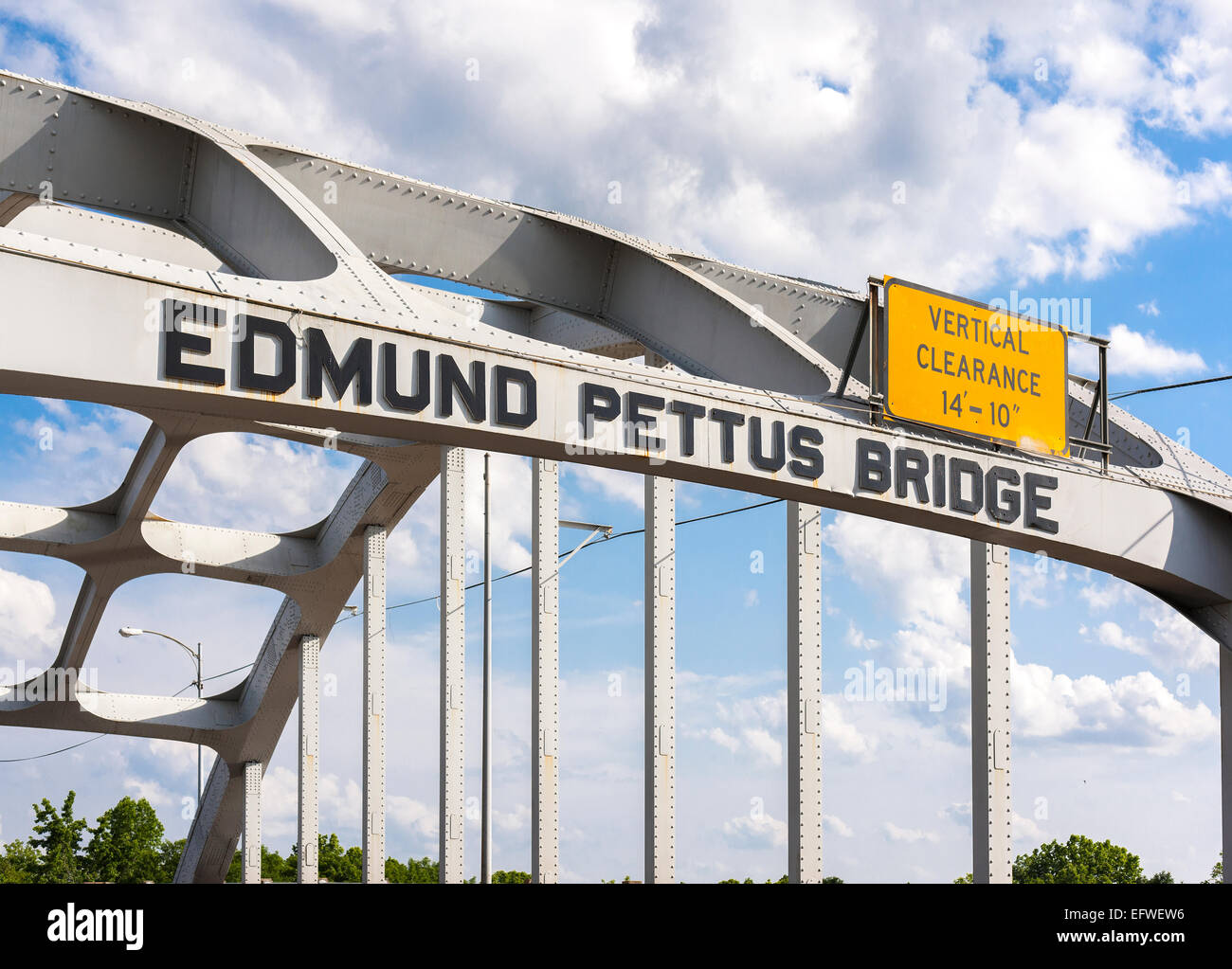 Selma Alabama, Edmund Pettus Bridge sito di tre storiche 1965 marche a Montgomery in movimento per i diritti civili Foto Stock