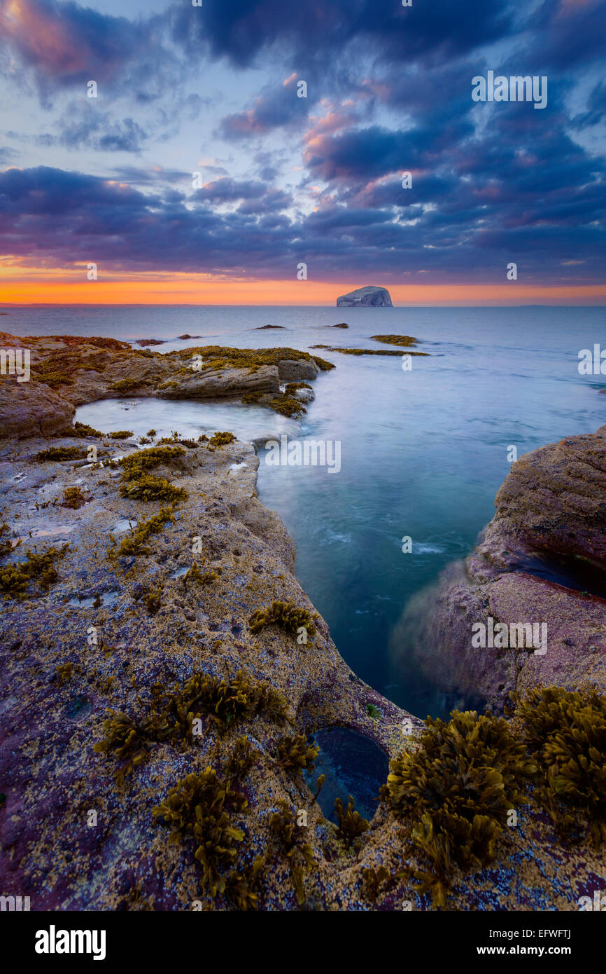 Mi piace molto il soffice e più luce diffusa appena dopo il tramonto. Stavo discutendo se scegliere una breve o lunga esposizione, ma Foto Stock