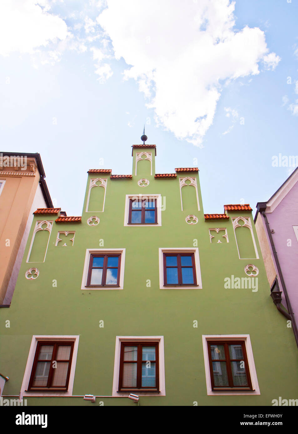 Casa tipica in Landshut in architettura rinascimentale di stile e colori pastello. Foto Stock