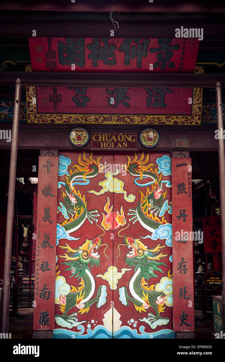 Porta di ingresso per la Quan Cong tempio (Chua ONGS), Hoi An, Vietnam. Foto Stock