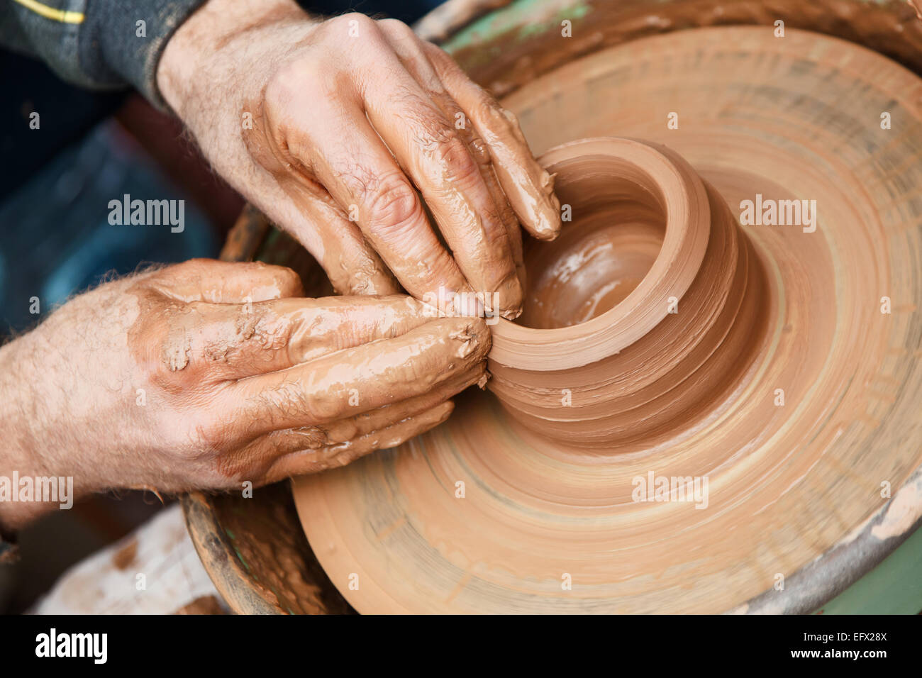 Lavorare con argilla, tradizione slava arte Foto Stock