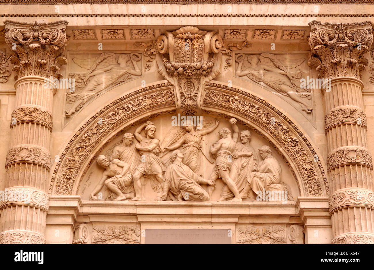 Parigi, Francia. Chiesa di St Etienne du Mont. Dettaglio sopra la porta principale (Gabriel J Thomas, 1863) La lapidazione di Santo Stefano Foto Stock