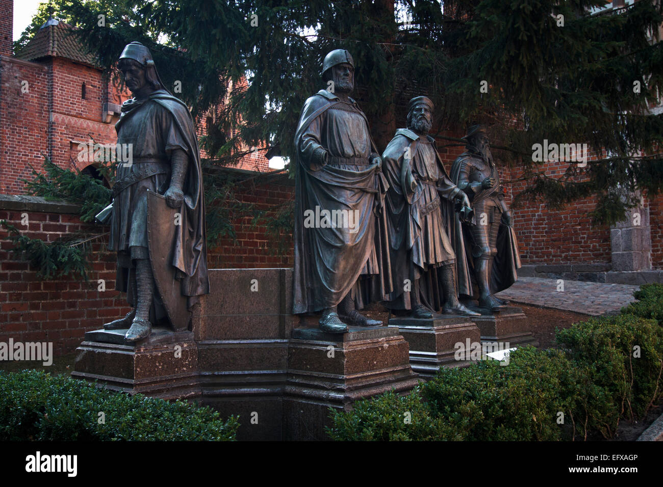 Le figure del teutonico Grand Masters dal monumento di Federico il Grande secondo Rudolf Simering del design. Foto Stock