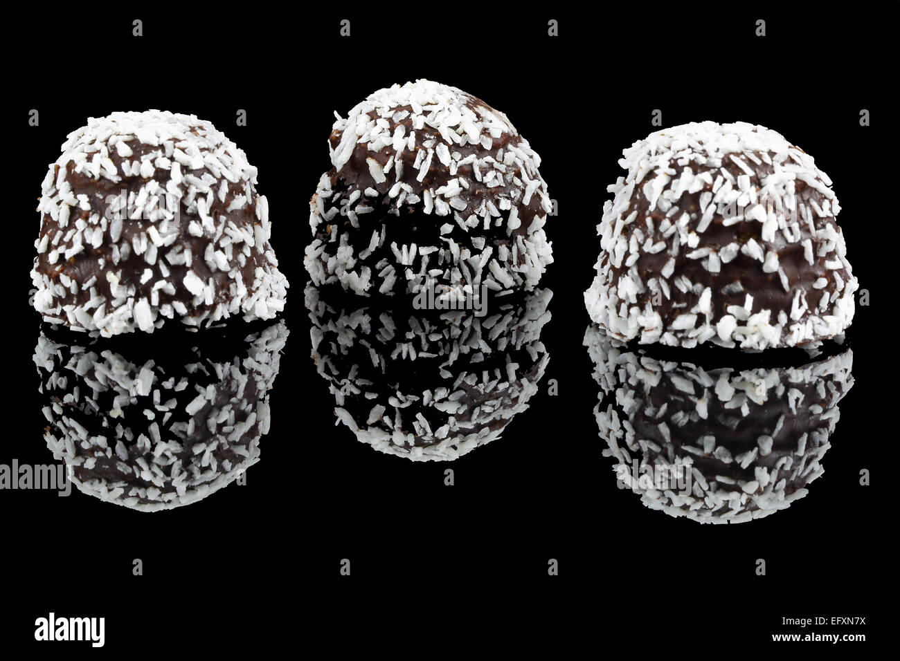Le sfere di cioccolato - Kokosbollar Foto Stock