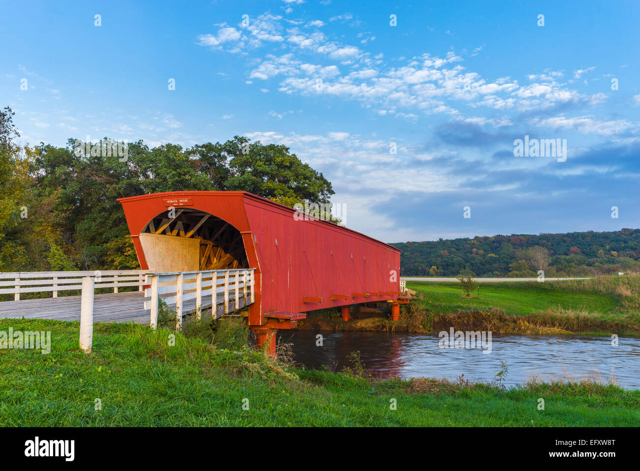 Madison County, IA: Hogback ponte coperto (1884) sul fiume del Nord Foto Stock