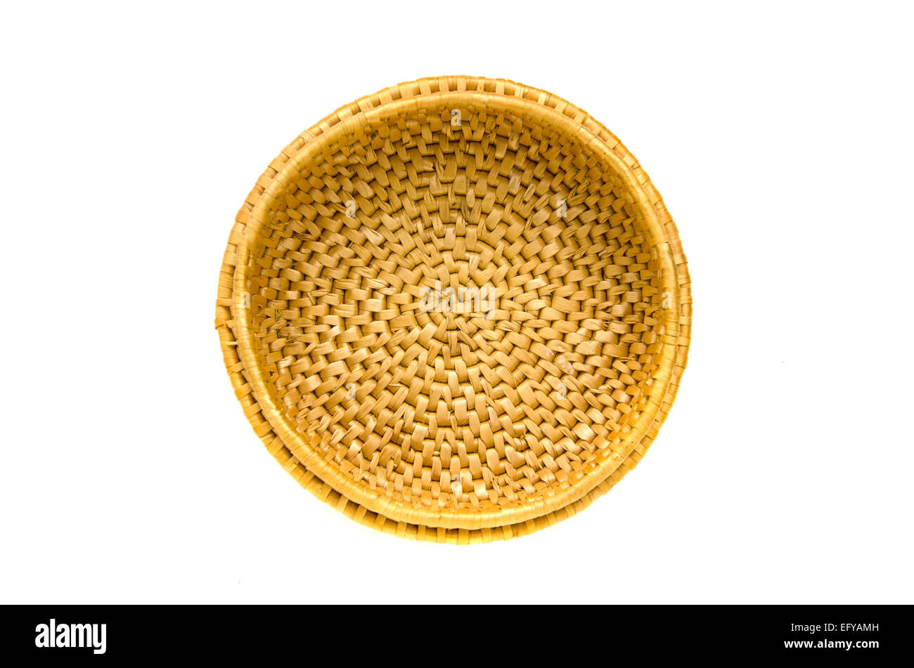 Cerchio in vimini cesto vuoto isolato su bianco Foto Stock