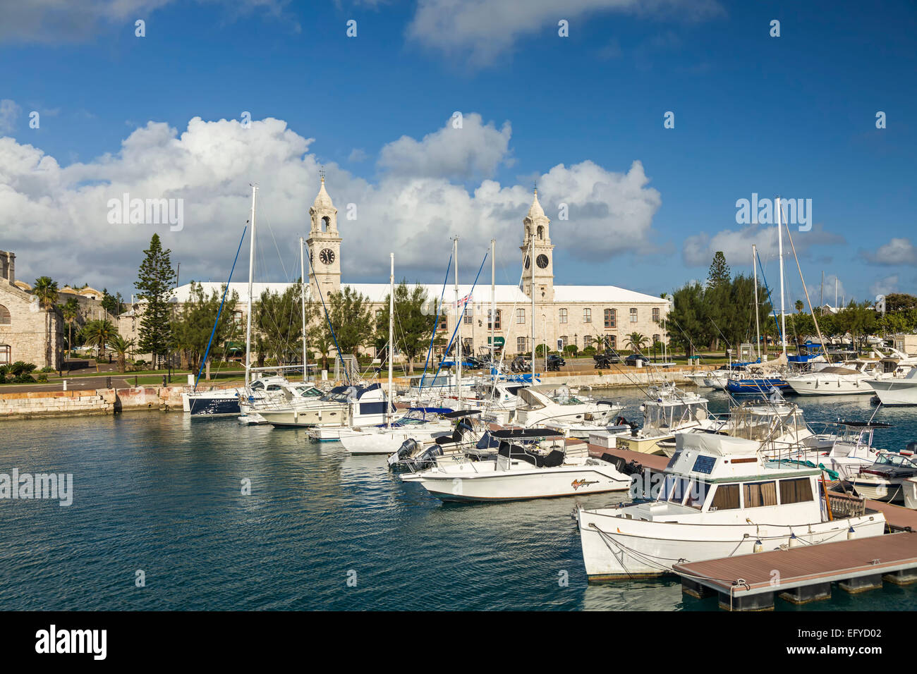 Il Clocktower edificio e la marina presso il Royal Naval Dockyard, Bermuda Foto Stock