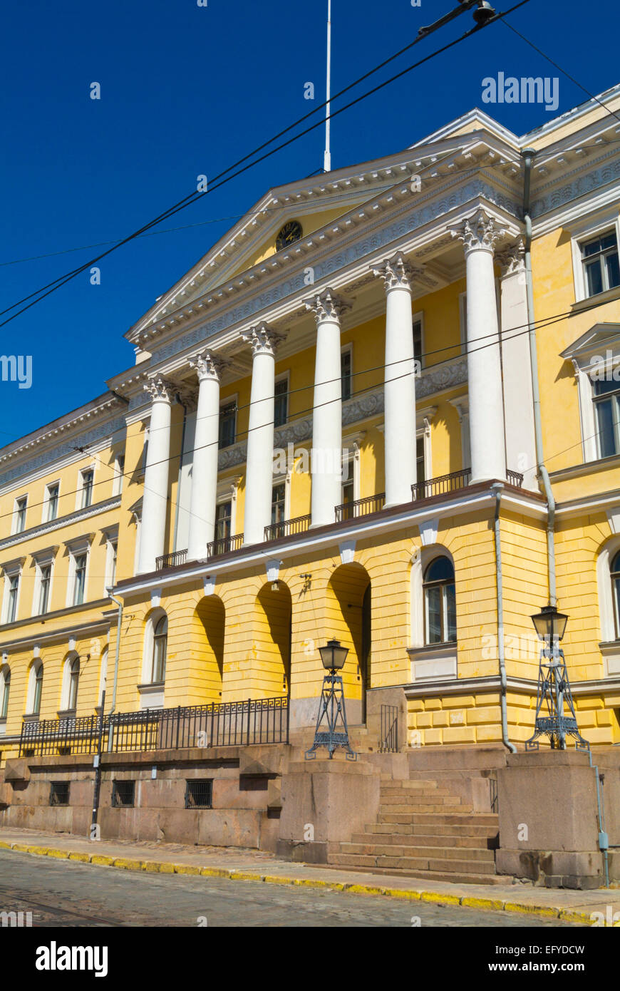 Palazzo del Governo (1822), sede di alloggiamento sul primo ministro e altri uffici governativi, la Piazza del Senato, Helsinki, Finlandia, Europ Foto Stock