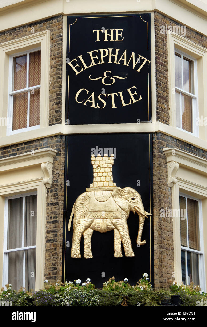 L'Elephant & Castle Pub segno, Holland Street, Kensington, Londra W8 Foto Stock