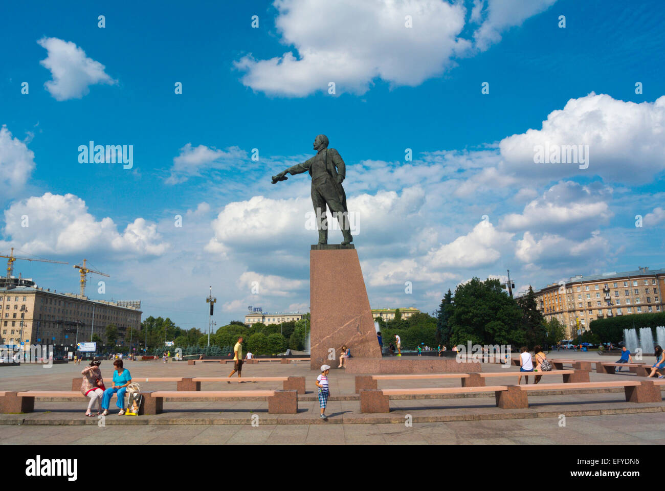 Moskovskaya Square, con Lenin memorial in background, distretto Moskovsky, San Pietroburgo, Russia, Europa Foto Stock