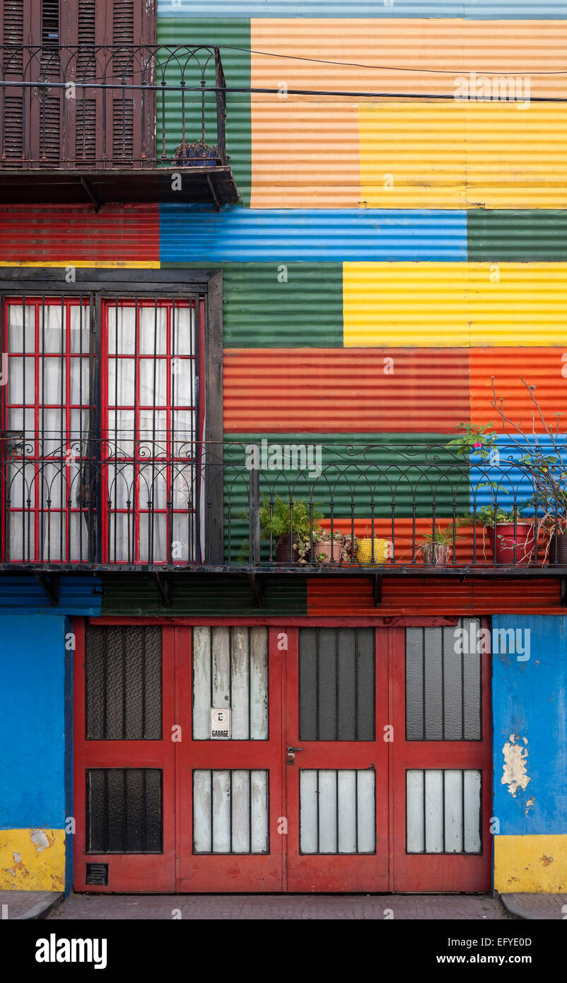 Coloratissima casa dipinta. Caminito street. La Boca. Buenos Aires. Argentina Foto Stock