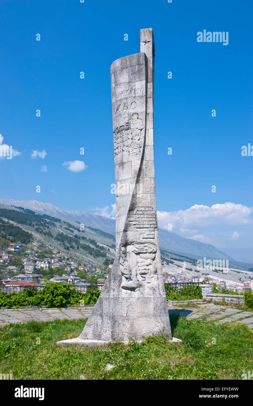 Obelisco, Sito Patrimonio Mondiale dell'UNESCO, Gjirokastër, Albania Foto Stock