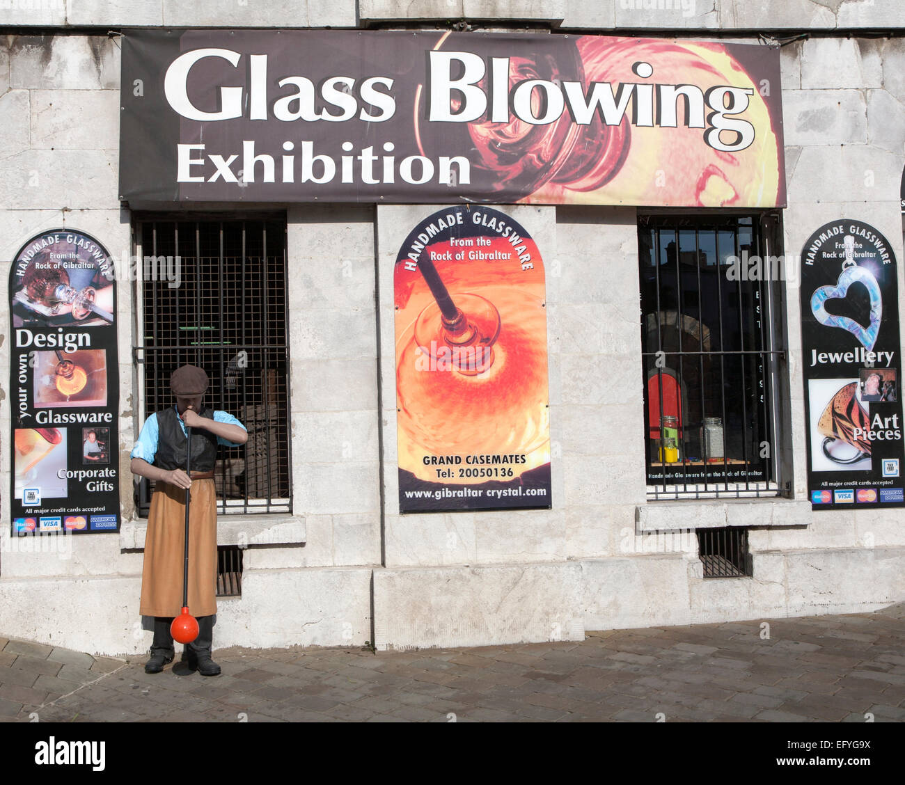 La soffiatura del vetro mostra Gibilterra, British Overseas territorio in Europa meridionale Foto Stock