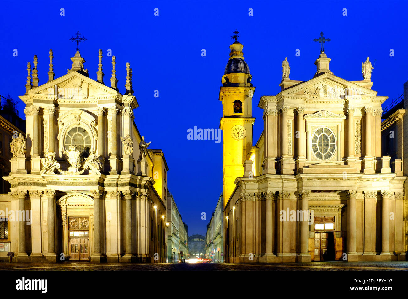Due chiese gemelle di Santa Cristina (sinistra) e San Carlo (a destra), Torino, Italia Foto Stock
