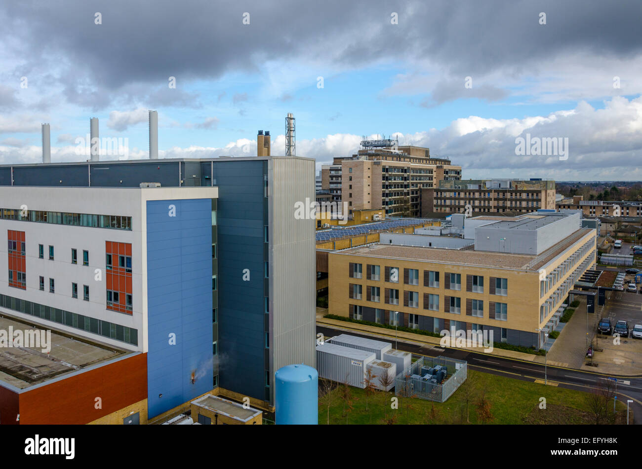 Ospedale di Addenbrooke sito che mostra l'edificio principale e Rosie Centro di nascita Foto Stock