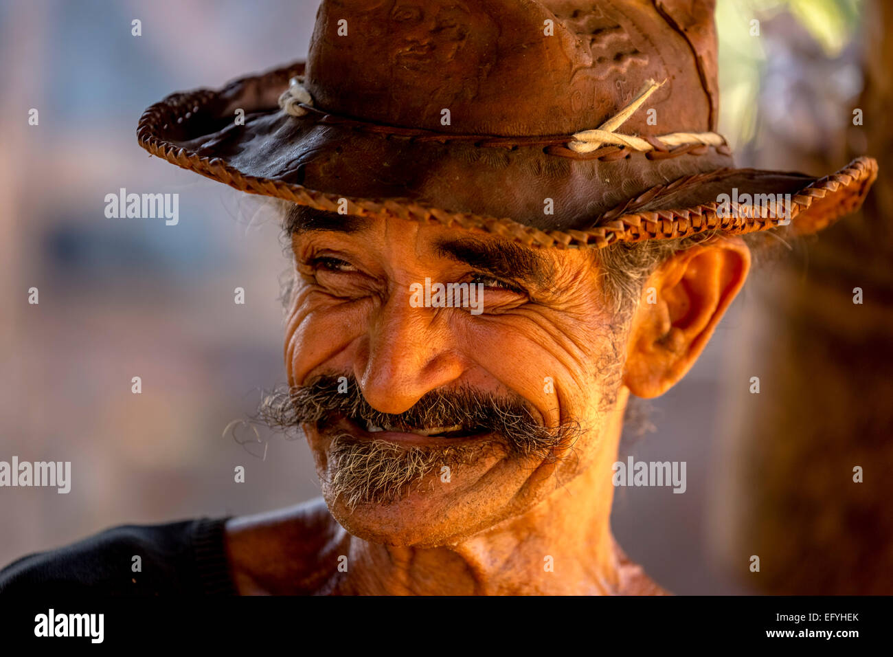 La canna da zucchero agricoltore indossando un cappello, ritratto, la Valle de los Ingenios, Trinidad, Sancti Spiritus Provincia, Cuba Foto Stock
