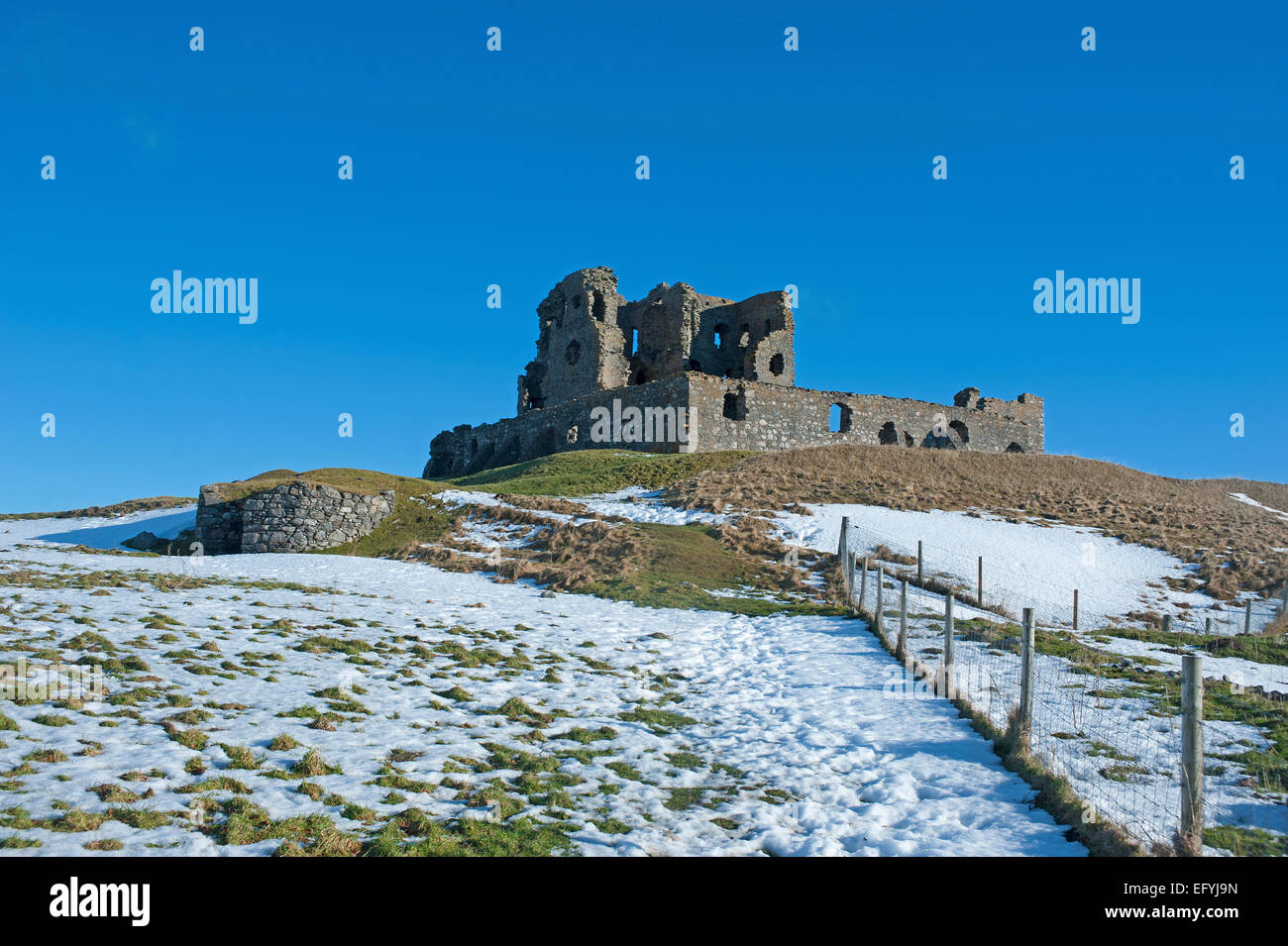 Il nucleo interno di Auchindoun castello vicino a Dufftown nel Morayshire, Scozia. SCO 9549 Foto Stock