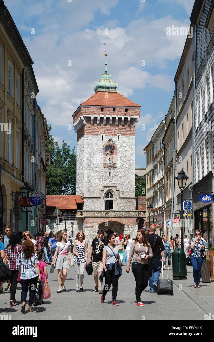 San Floriano's Gate nelle mura della città vecchia di Cracovia in Polonia. Foto Stock